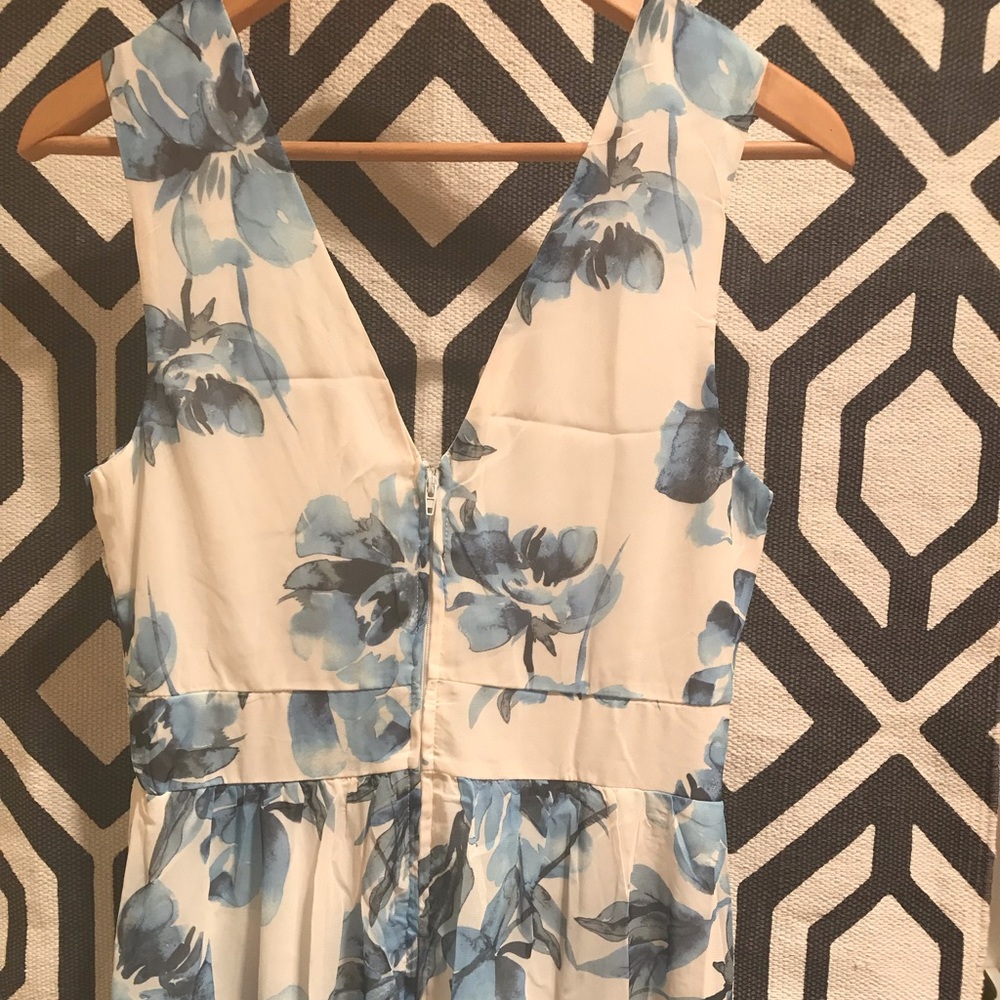 Floral Maxi Dress - Picture 3 of 7